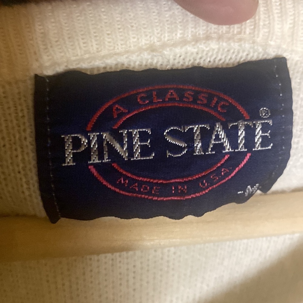 Vintage 80s Piedmont Airlines v neck sweater size medium white embroidered USA - Picture 3 of 5